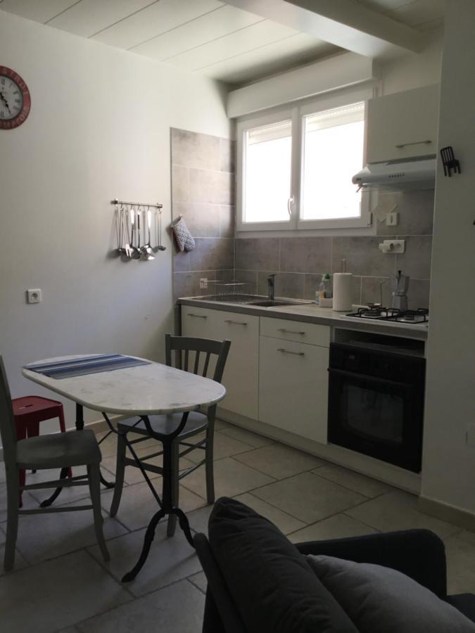 Agreable Maison De Village Provencal Volx Bagian luar foto